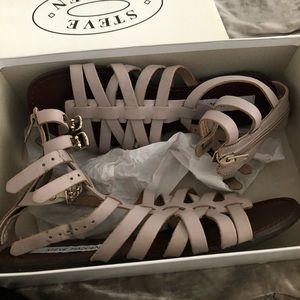 Flats , gladiator sandals, gray,